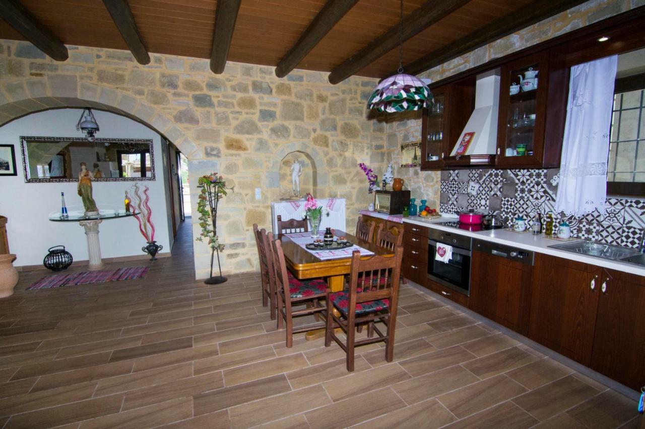 Mansion Rokka Vila Kíssamos Exterior foto