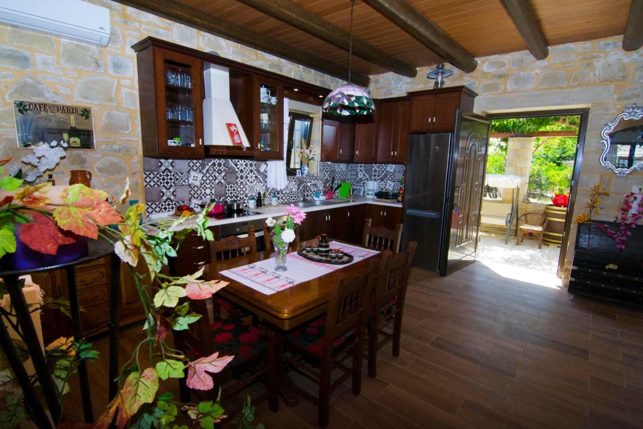 Mansion Rokka Vila Kíssamos Exterior foto
